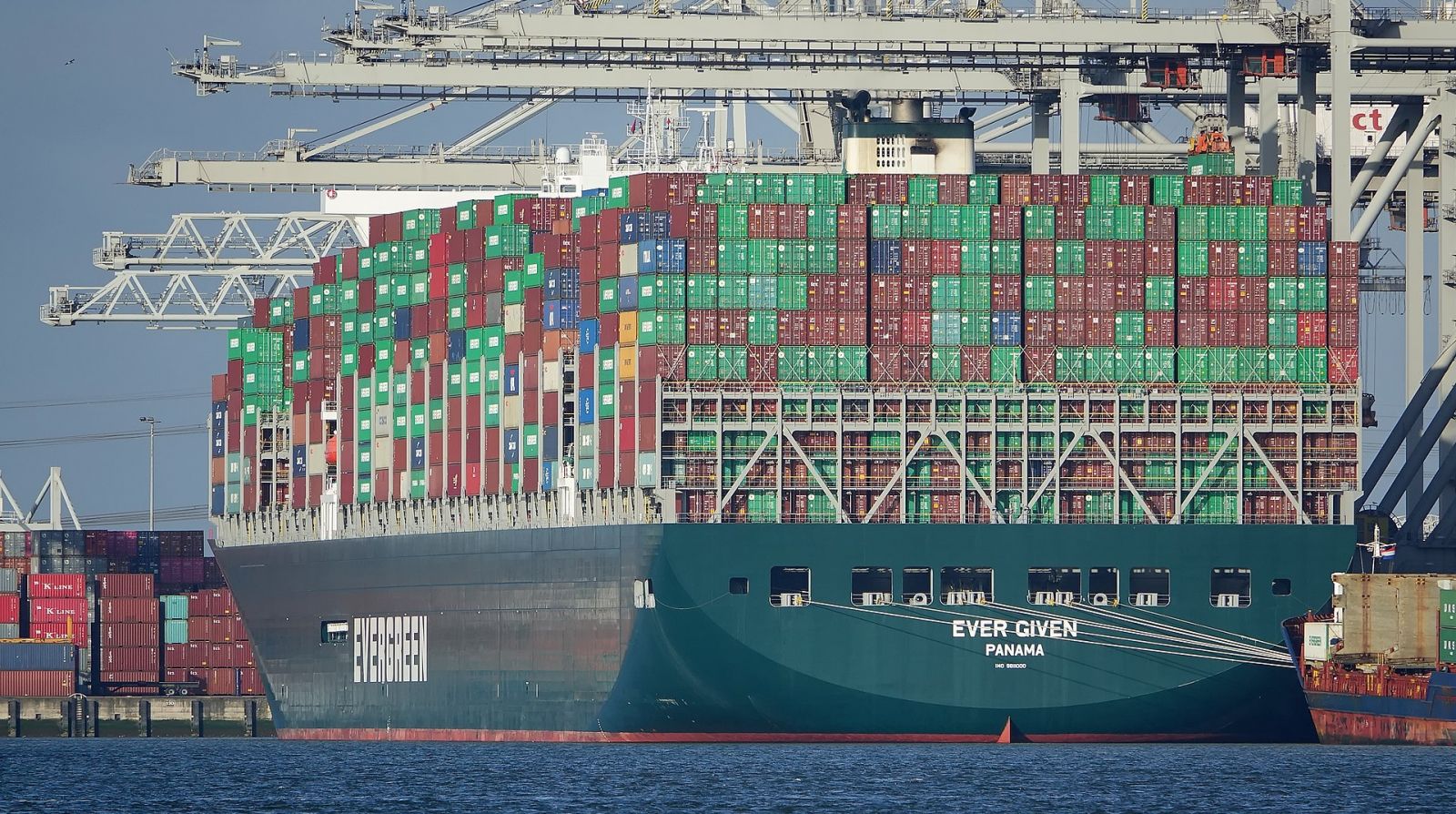 Canal Suez Bloque Porte Conteneurs 1