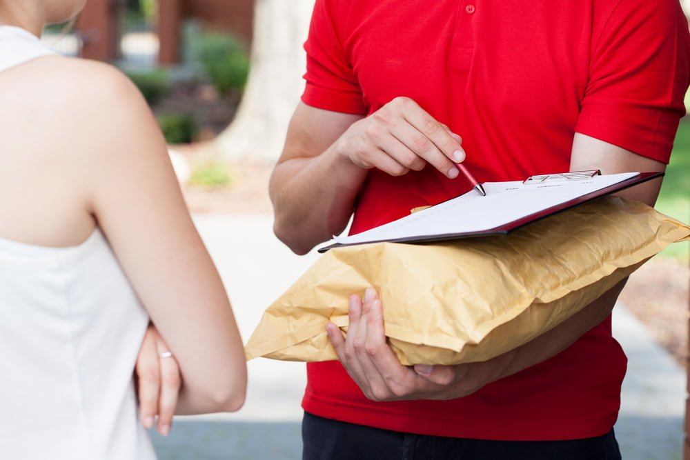 Colis Laposte Courrier Baisse Activite
