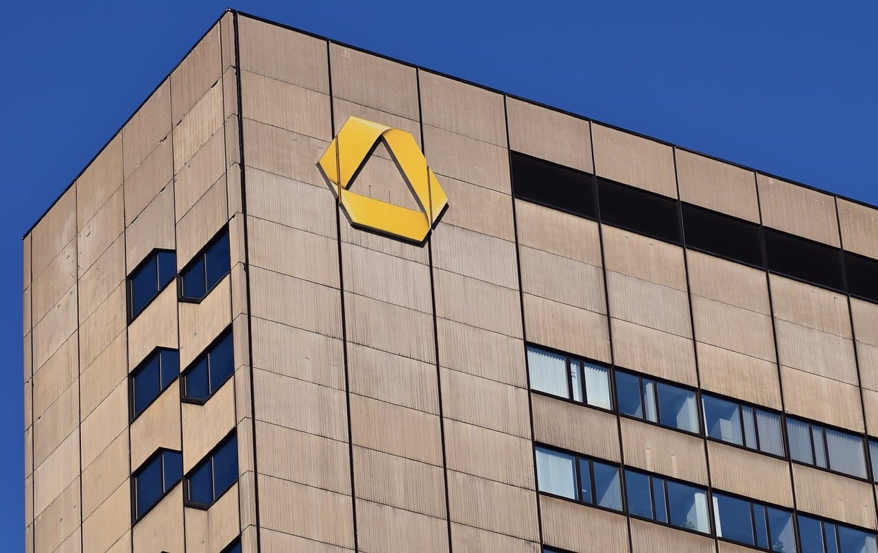 Commerzbank Crdit Agricole Bnp 2