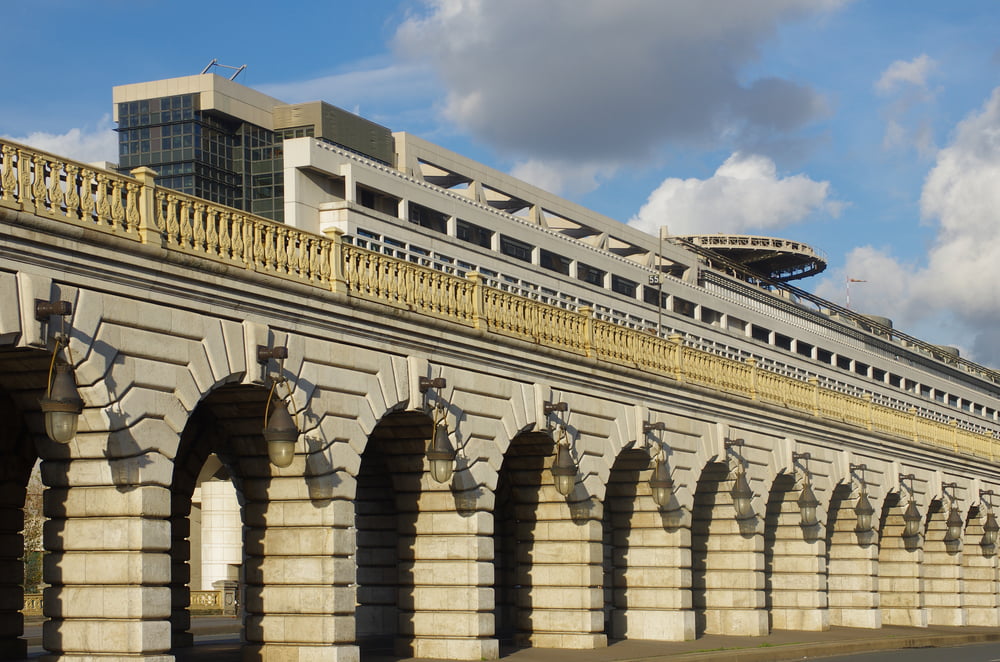 Confiance France Gouvernement Baisse Impot Deficit Croissance 2016