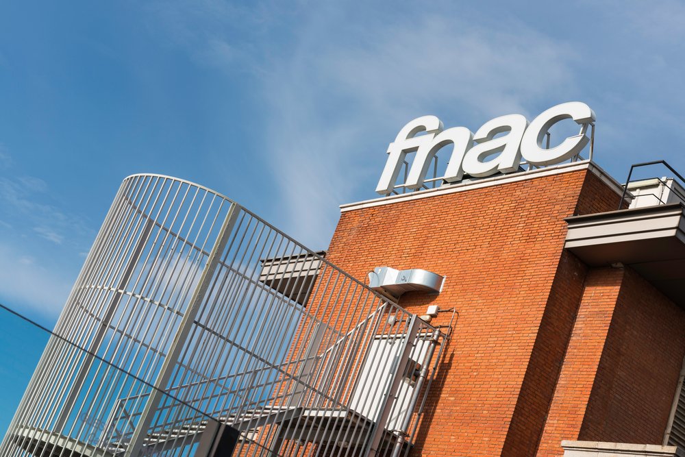 Fnac Darty Steinhoff Conforama Enchere Lutte Bourse Rachat Valorisation