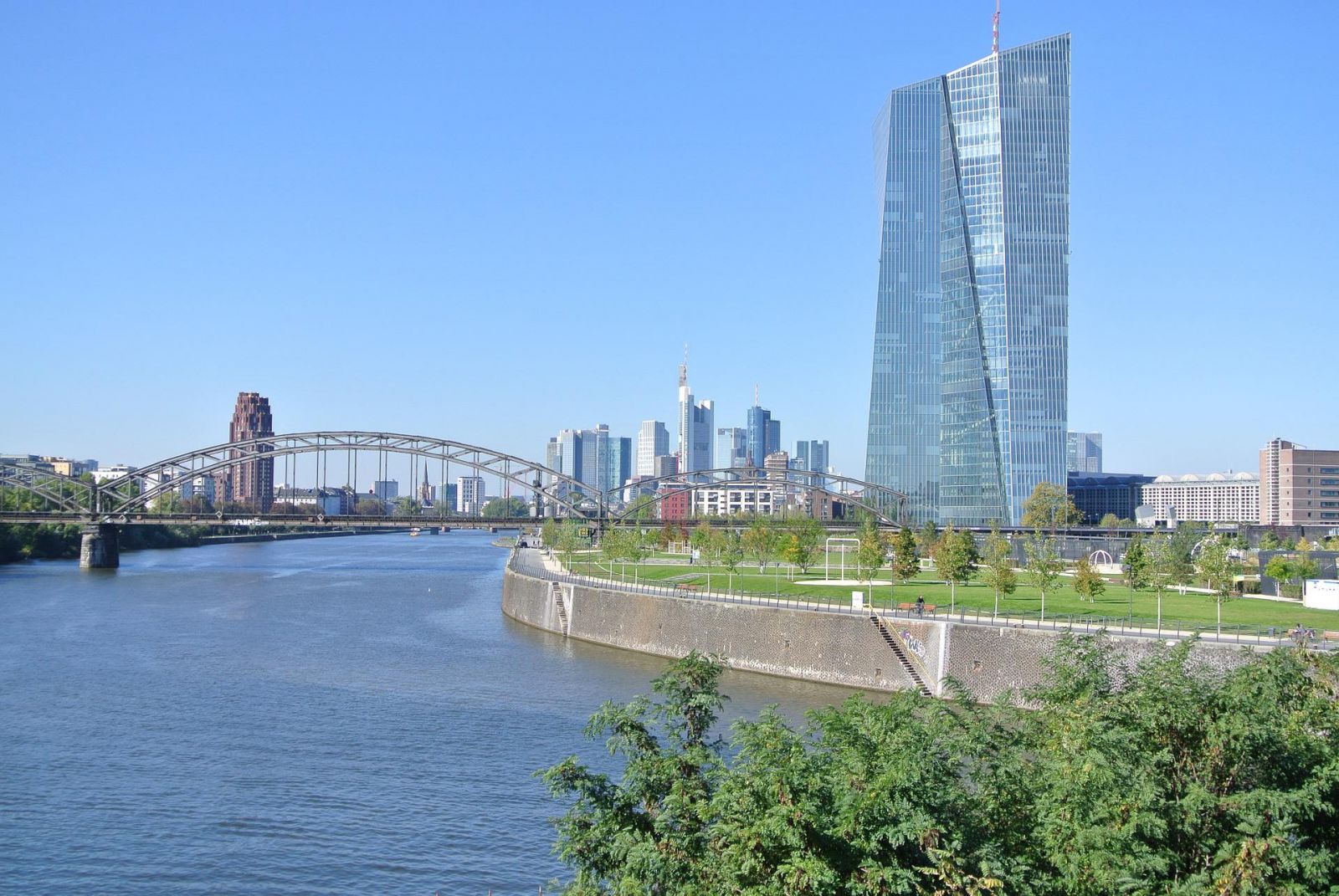 Frankfurt 1304877 1920