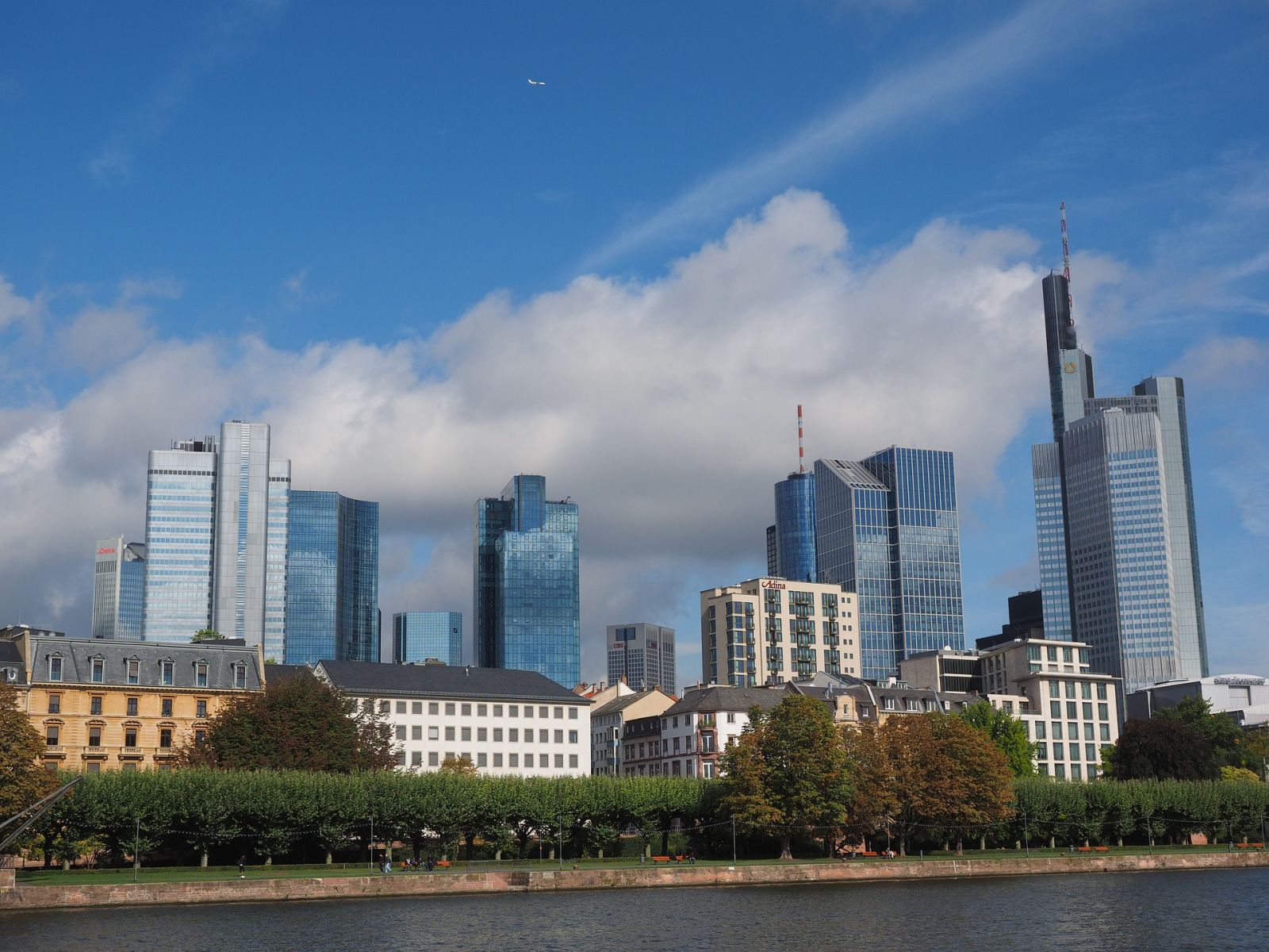 Frankfurt Am Main Germany 2867908 1920