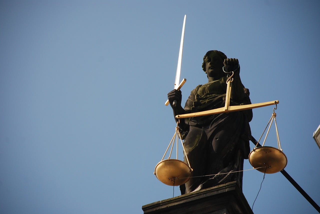 Justice Proces Cahuzac Fraude Fiscal Capitalisme Connivence Gouvernement Profond