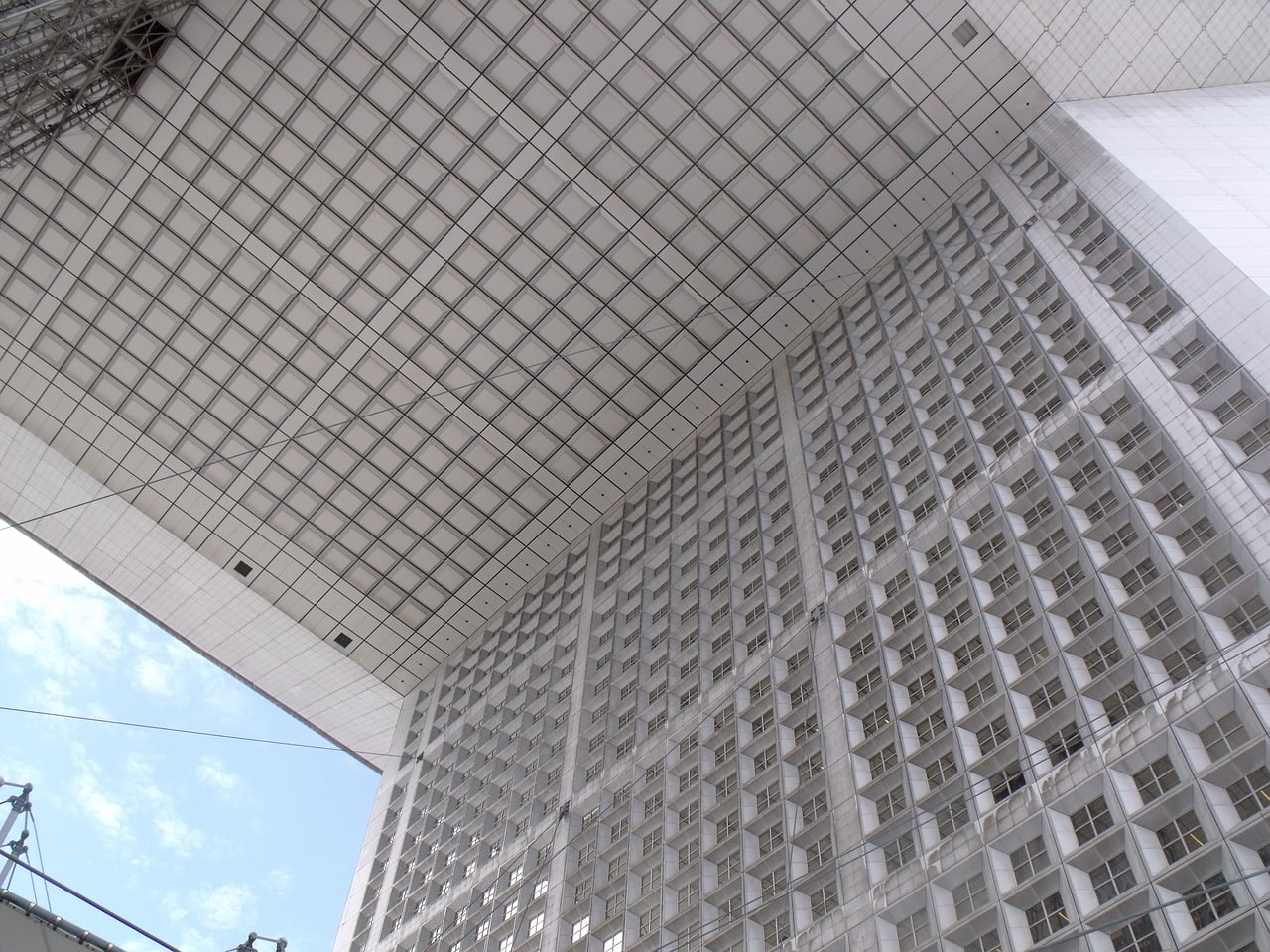 La Defense Jcdecaux Flicage Telephone Portable Habitude Vie Privee