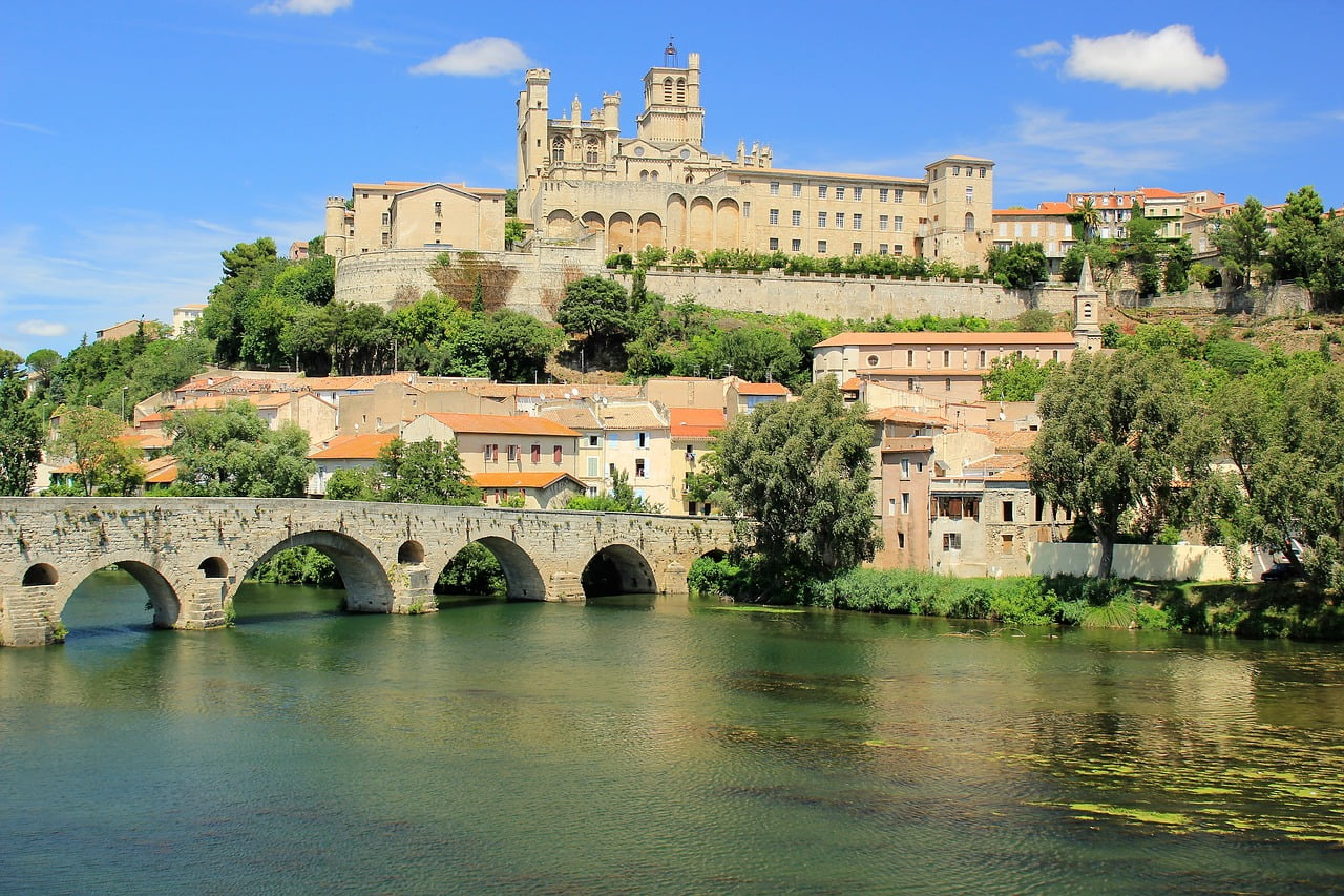 Province Airbnb Croissance Argent Nuitees Tourisme Succes