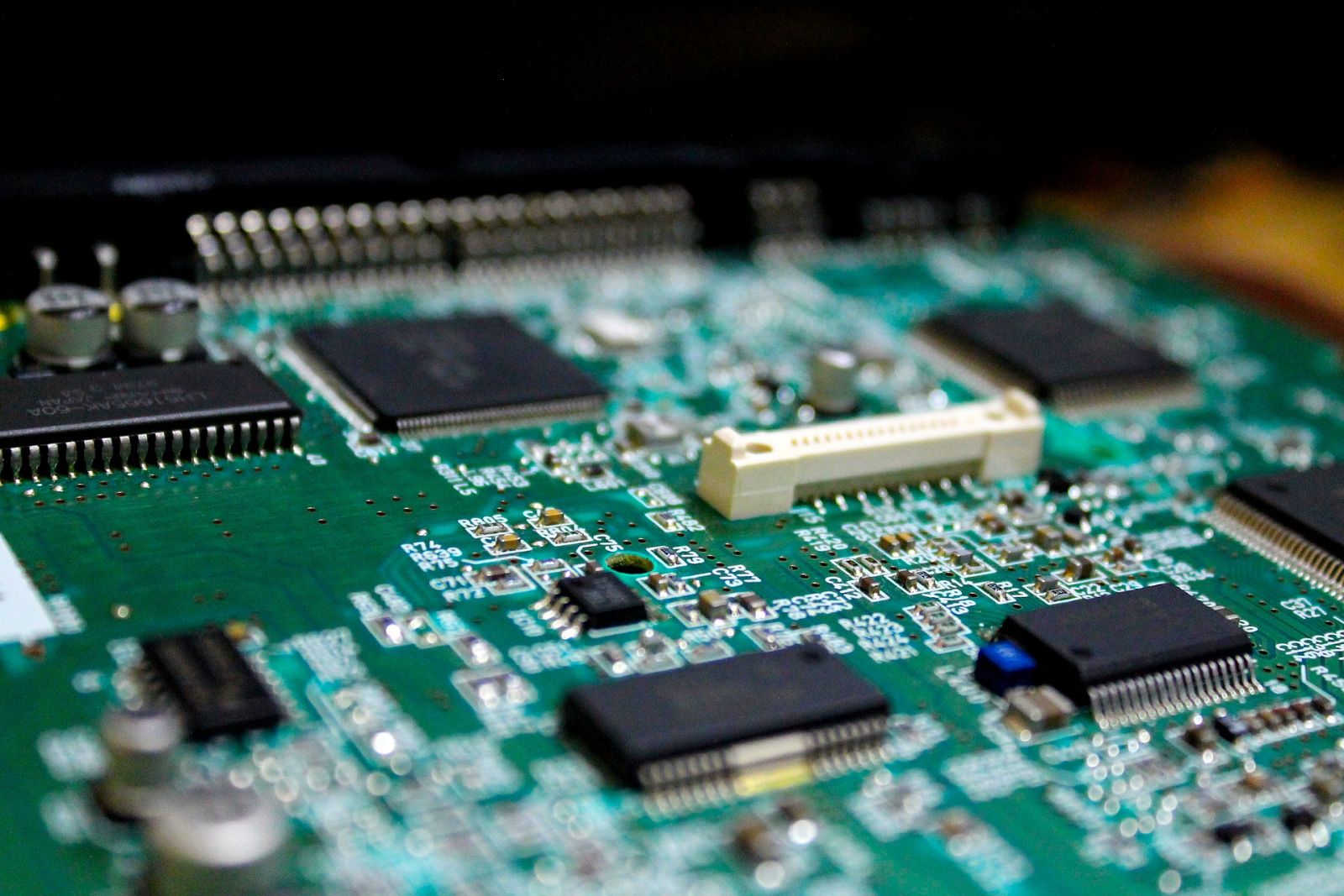 Semiconducteurs Investissement Societes Cotees