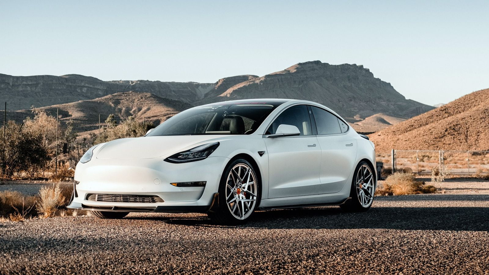 Tesla 5937063 1920