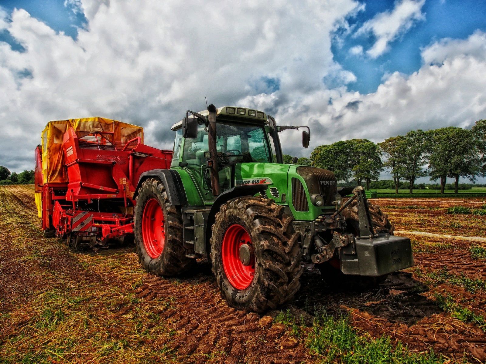 Tractor 385681 1920