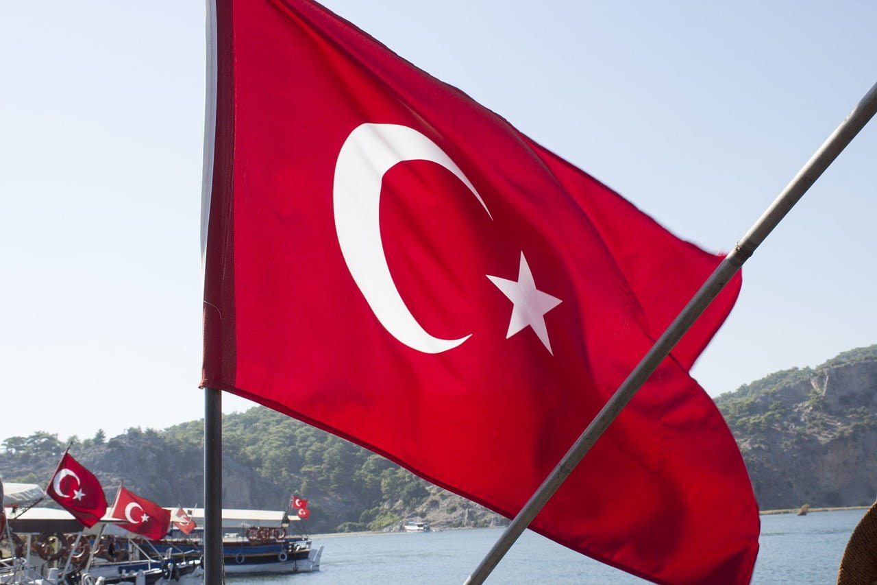 couple-belge-turquie-antalya-trois-cailloux-patrimoine-contrebande