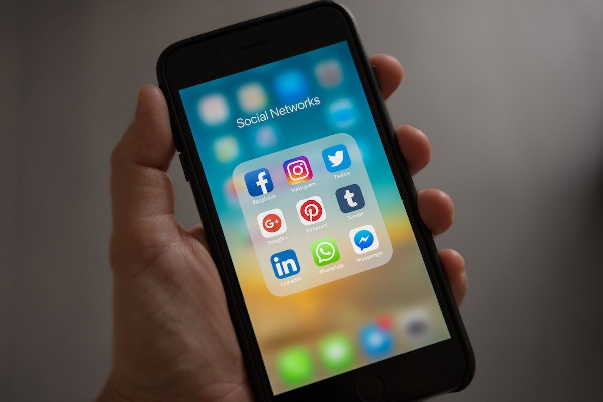 reseaux-sociaux-pseudonymat-2025-identité
