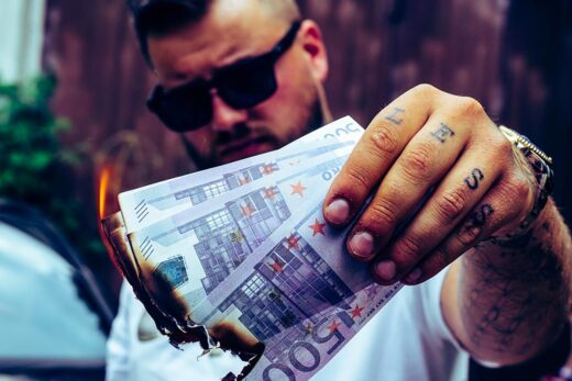 Arnaques Financieres France Rapport 2022 Pertes Escroc 1