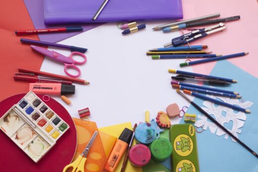 fournitures-scolaires-tendance-achats-rentree-2023