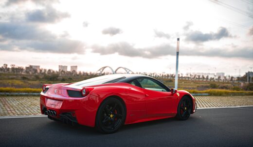 lamborghini-et-ferrari-clientele-jeunes-millionaires