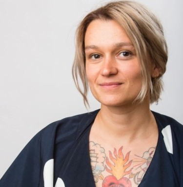 Stephanie Van Den Hende Idealo[47]