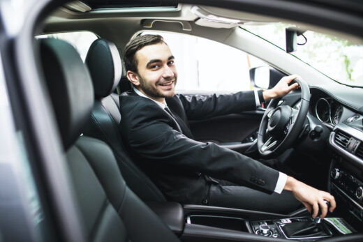 VTC, transport, chauffeurs, Comin, Maze, plateforme VTC, Uber, concurrence, commission, rémunération, application, Ile-de-France