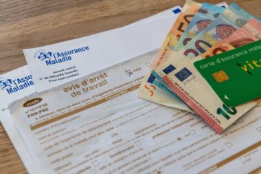 arrêt maladie, délai de carence, indemnisation, cour des comptes, polémique, attal