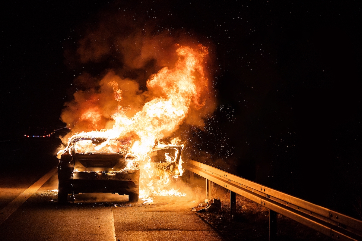 hybride, hybride rechargeable, véhicule, Peugeot, Citroën, Fiat, Opel, rappel, automobile, danger, alerte, incendie, vitesse, accélération, fonctions