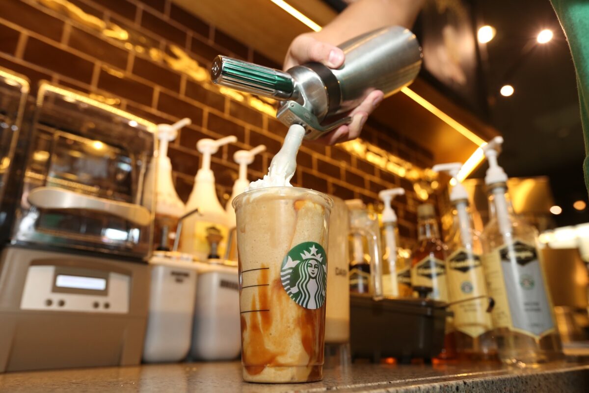 starbucks-trajet-domicile-travail-pdg-jet-prive