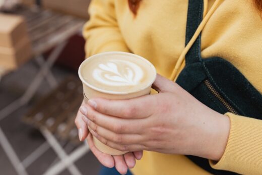 Économisez au quotidien avec le concept du « Latte Factor »