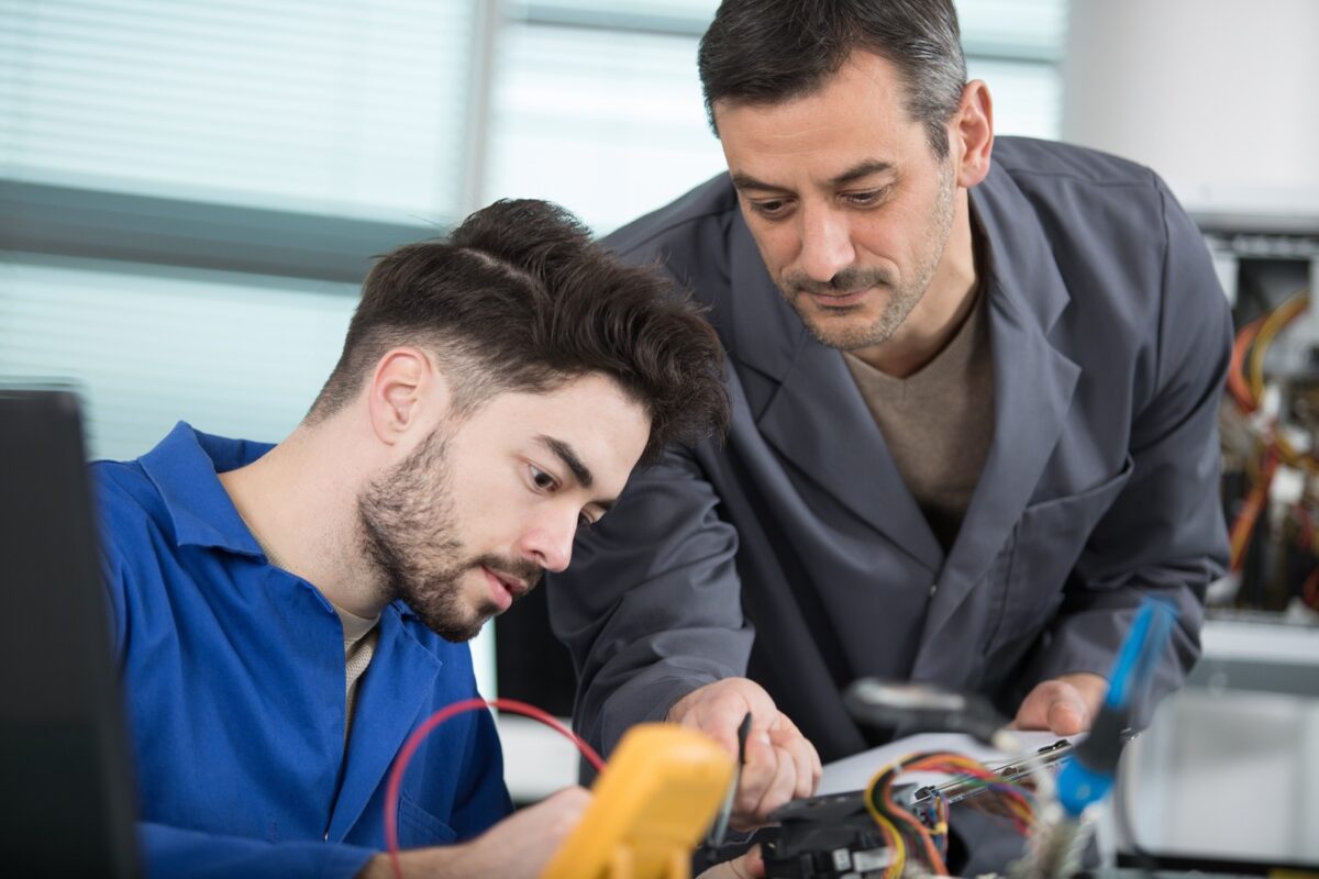 Apprentissage : les aides exceptionnelles pour les entreprises, c’est fini