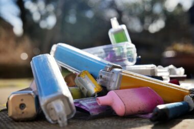 Santé et écologie : pourquoi la France dit adieu aux puffs