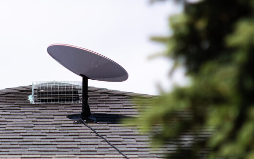 Internet par satellite : l'offre d'Orange, un choix compétitif face à Starlink