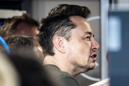 musk-petition-nationnalite-canada