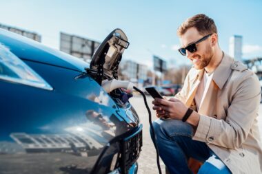 reseau, bornes, recharge, voiture electrique, 2025, France, Avere-France