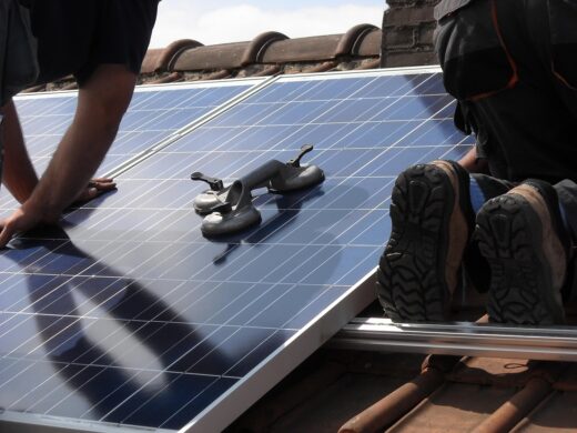 Le gouvernement veut réduire les aides à l'installation de panneaux solaires. Pixabay