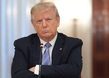 trump-taxe-douane-europe-menace-commerce