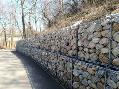 Gabions vs mur en parpaing : pourquoi le gabion a la cote ?