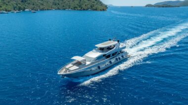 yacht