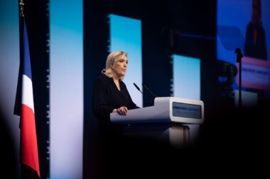 donald Trump, Marine Le Pen, douanes, inégibilité, politique