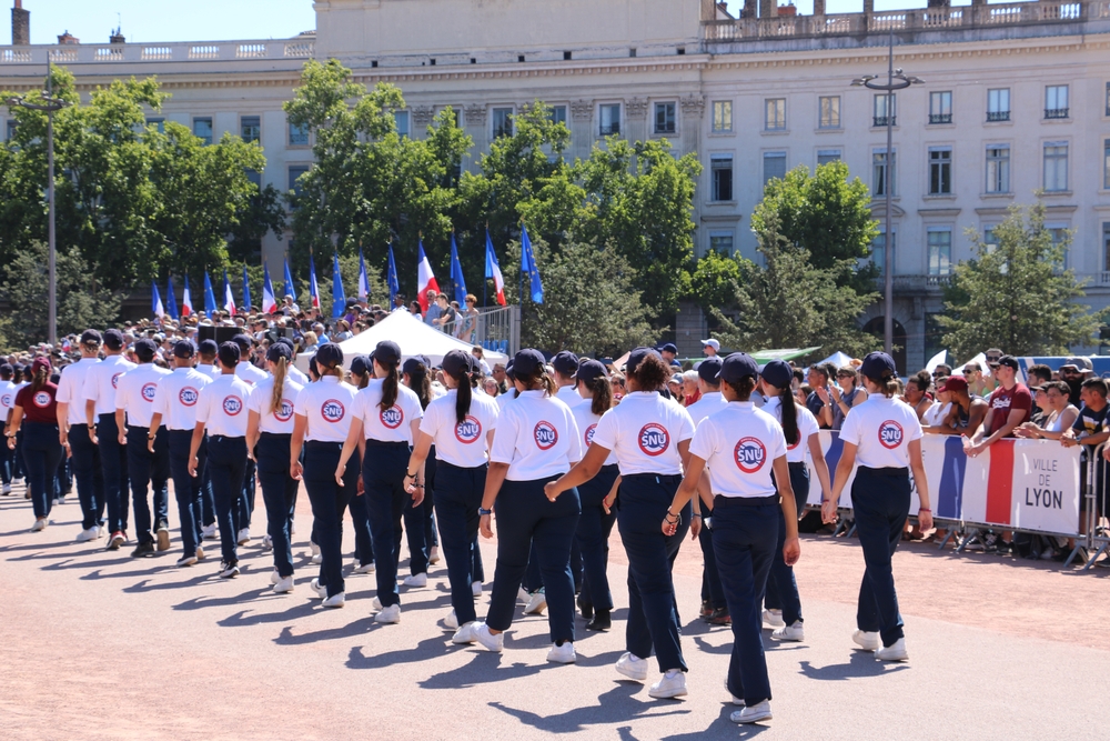 Service militaire obligatoire : un retour à 15 milliards d’euros par an ?