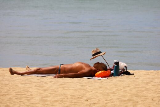 bronzage-ete-les-uv-causent-80%-cancers-peau