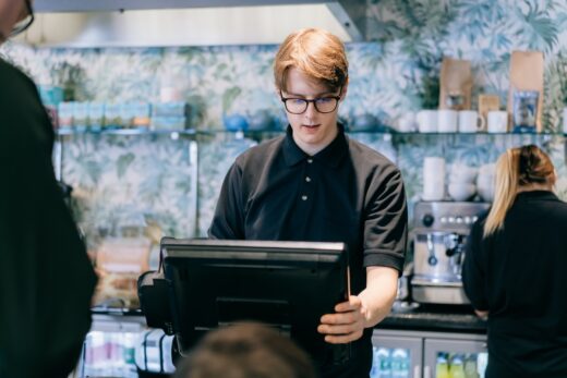 jobs d'été, jobs, étudiants, règle, réglementation, contrat, emploi, mineur, majeur