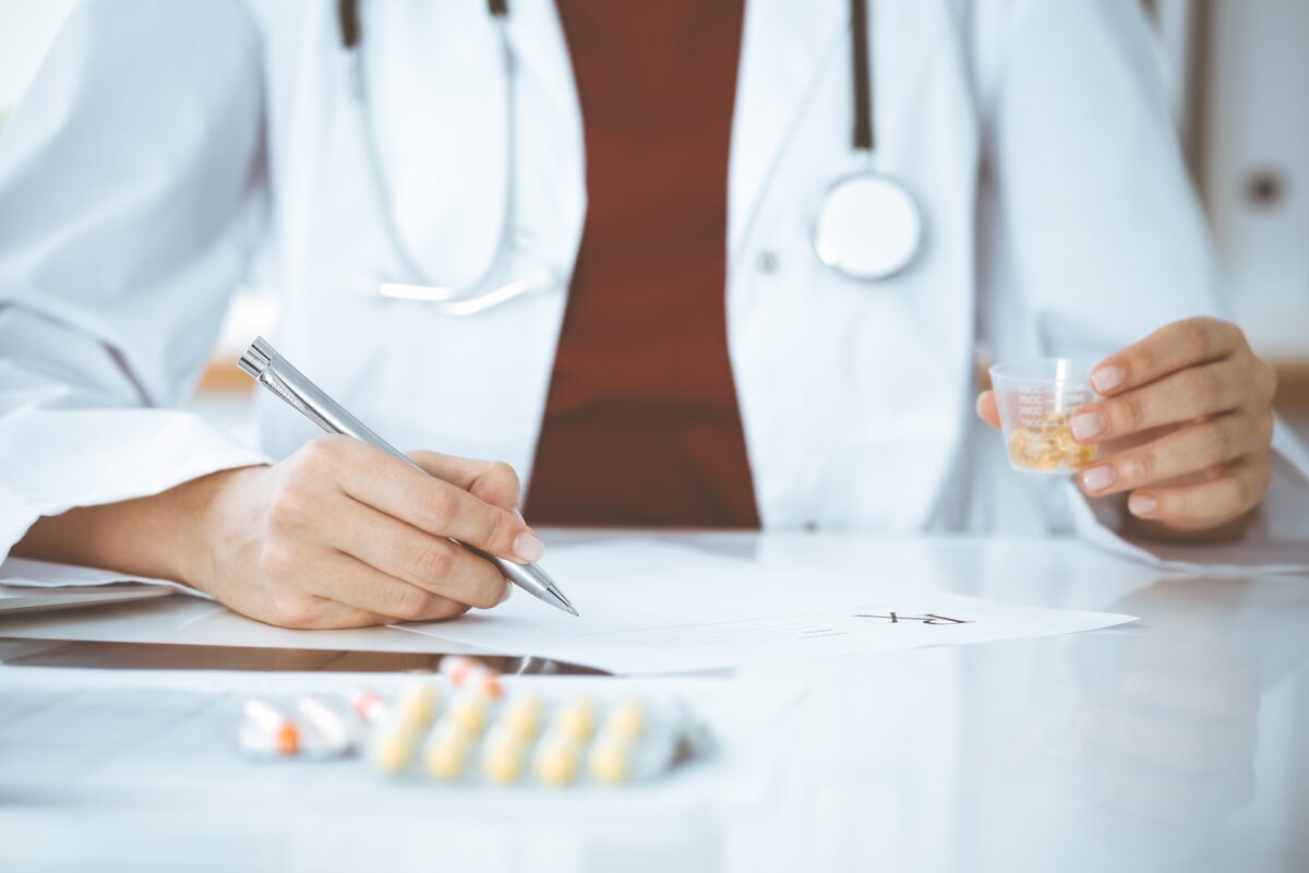 deserts-medicaux-infirmiers-vont-medicaments