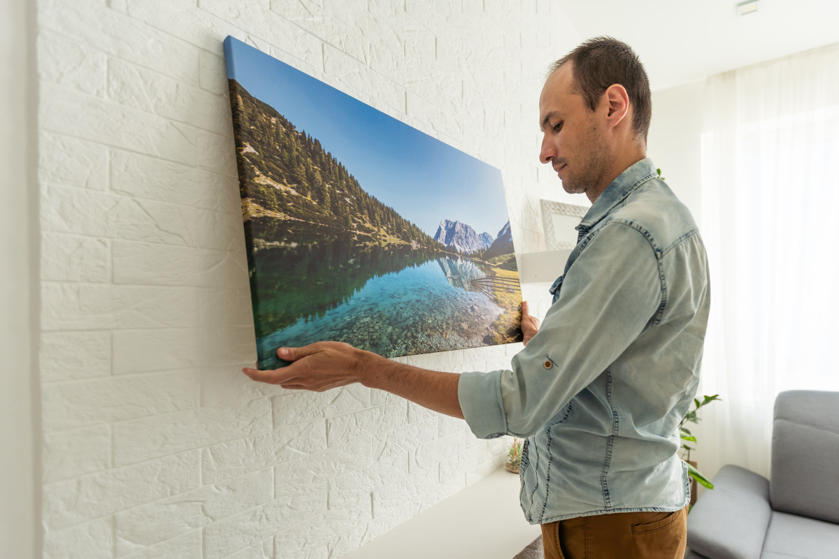 L'art de la concentration : pourquoi le calme visuel au travail commence par ce qui est sur vos murs