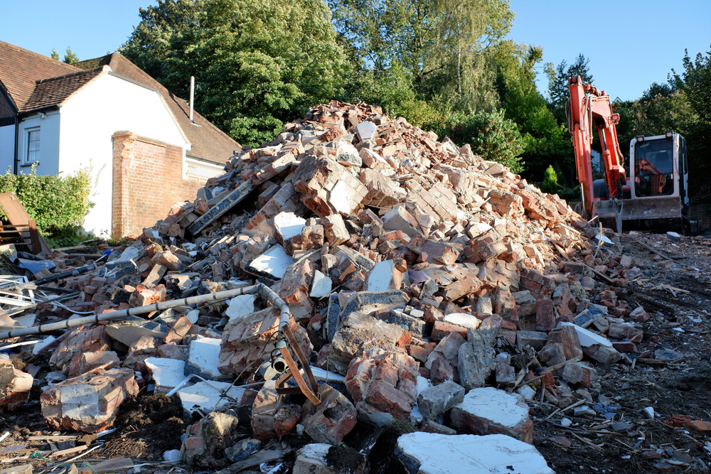 Déchets de travaux : comment s’en débarrasser légalement et efficacement
