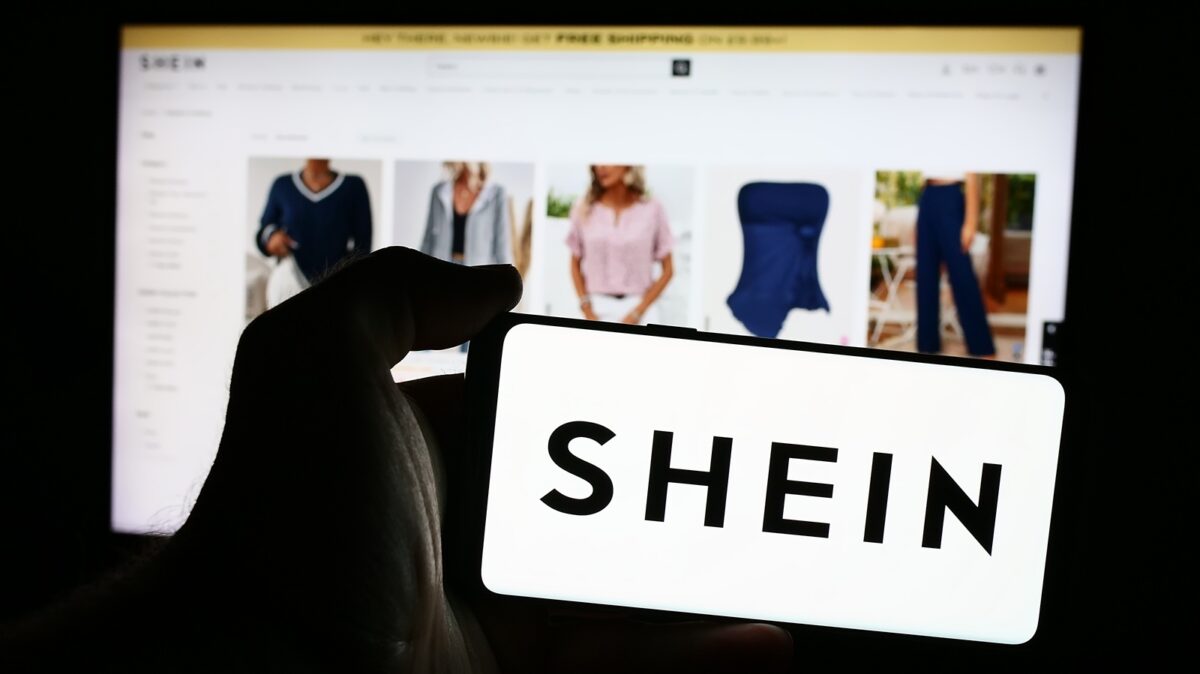 fast-fashion-shein-production-inde-loi-colis