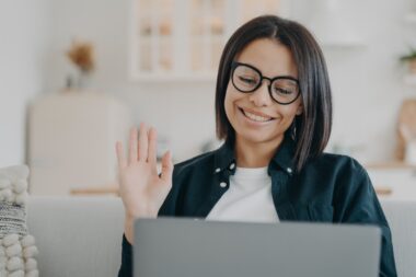 Travail à distance, IA, déconnexion : l'emploi traditionnel est-il en train de perdre son identité ?